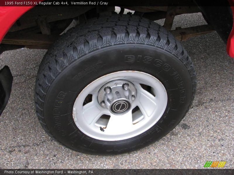 Vermillion Red / Gray 1995 Ford F150 XL Regular Cab 4x4