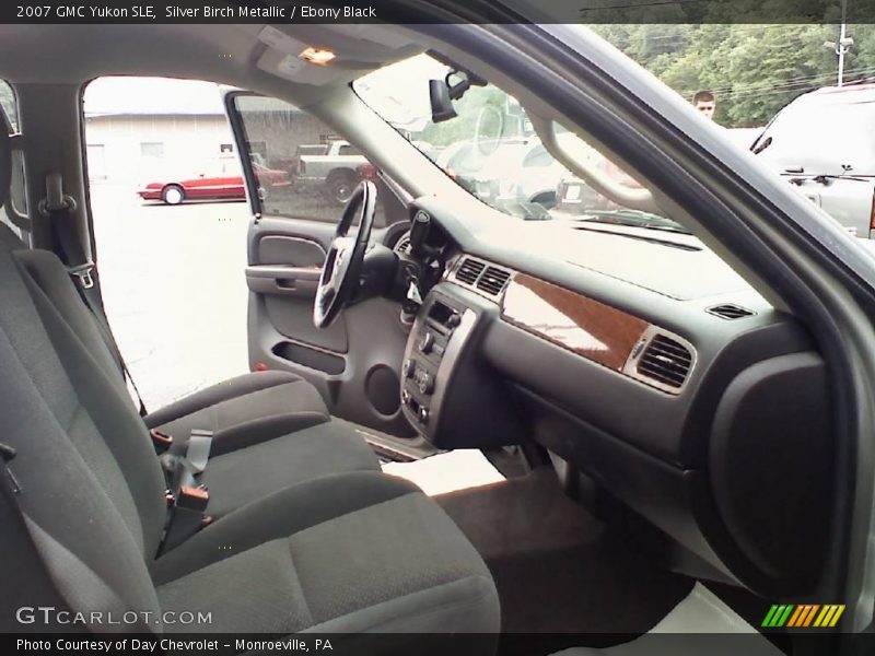 Silver Birch Metallic / Ebony Black 2007 GMC Yukon SLE