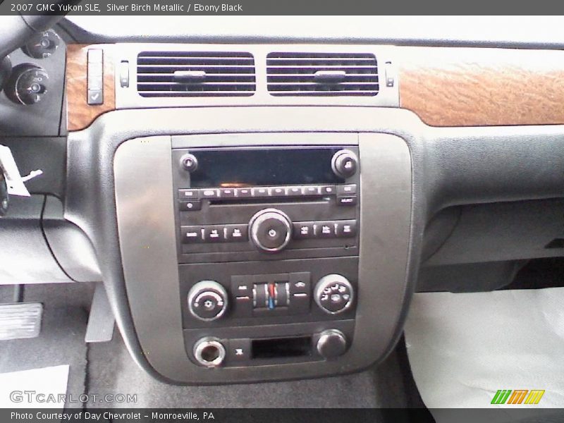 Silver Birch Metallic / Ebony Black 2007 GMC Yukon SLE