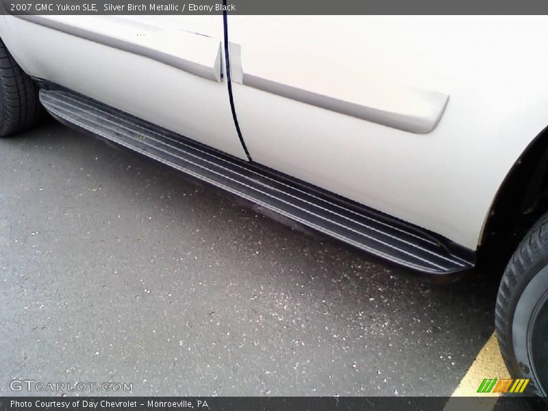 Silver Birch Metallic / Ebony Black 2007 GMC Yukon SLE
