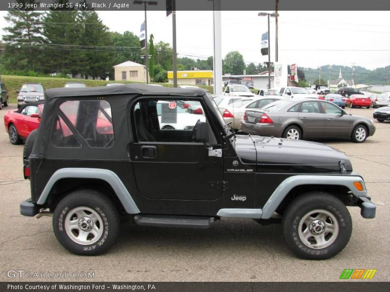 Black / Agate 1999 Jeep Wrangler SE 4x4