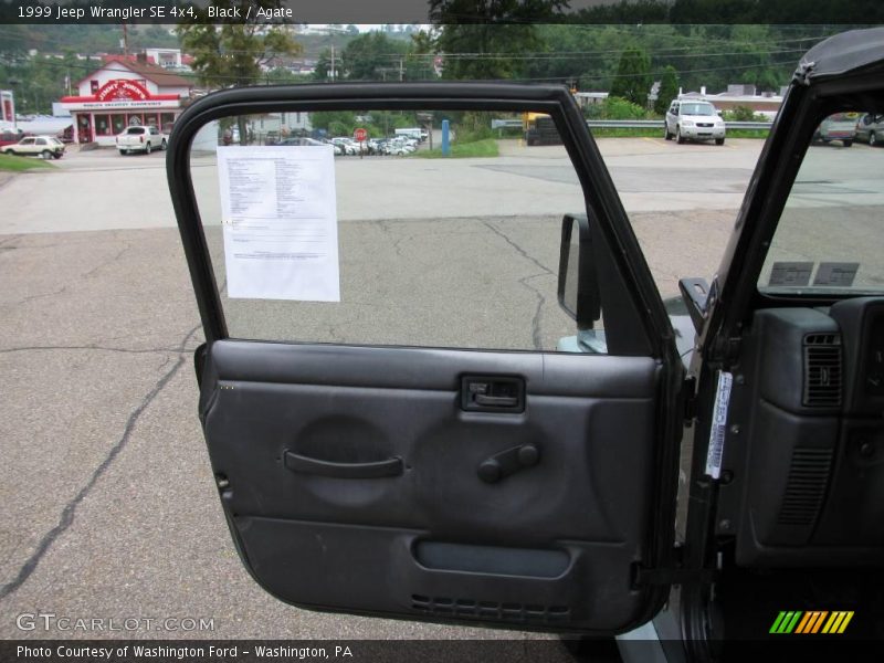 Black / Agate 1999 Jeep Wrangler SE 4x4