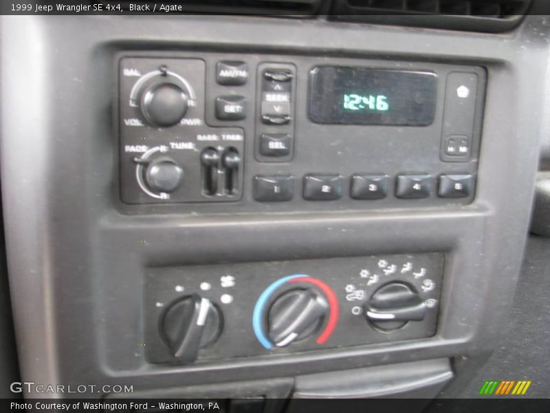 Black / Agate 1999 Jeep Wrangler SE 4x4