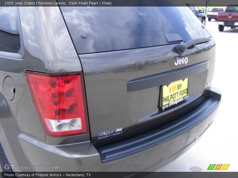 Dark Khaki Pearl / Khaki 2005 Jeep Grand Cherokee Laredo