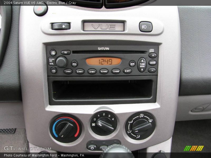 Electric Blue / Gray 2004 Saturn VUE V6 AWD