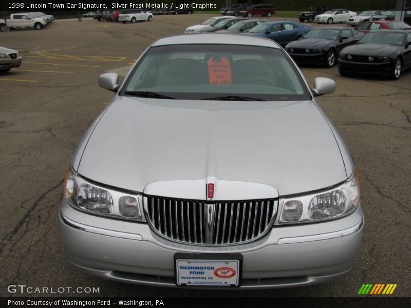 Silver Frost Metallic / Light Graphite 1998 Lincoln Town Car Signature