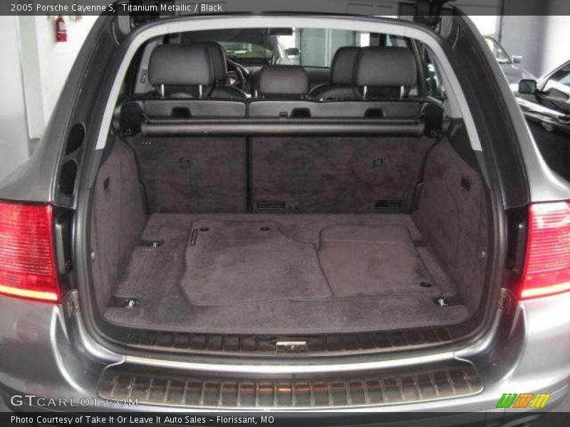 Titanium Metallic / Black 2005 Porsche Cayenne S