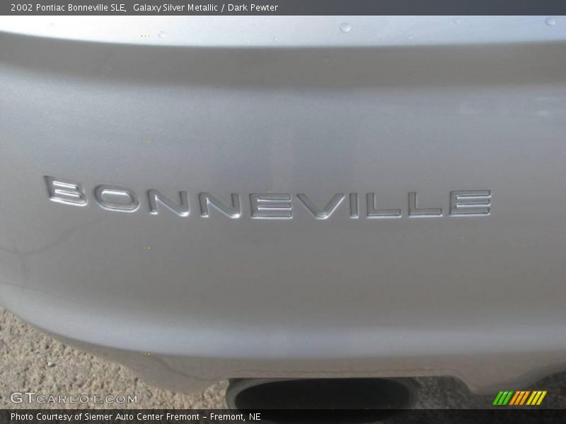 Galaxy Silver Metallic / Dark Pewter 2002 Pontiac Bonneville SLE