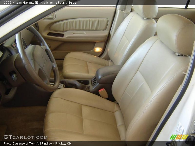 Arctic White Pearl / Beige 1996 Nissan Maxima SE