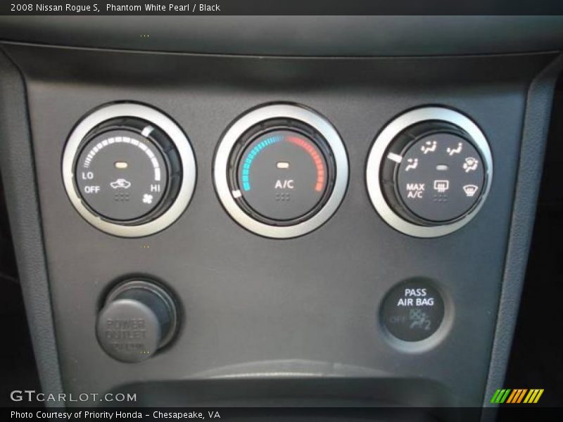 Phantom White Pearl / Black 2008 Nissan Rogue S