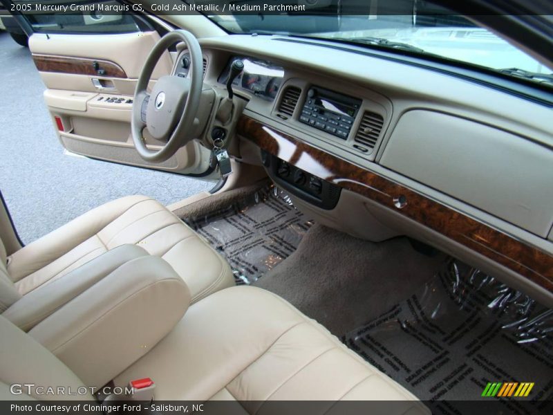 Gold Ash Metallic / Medium Parchment 2005 Mercury Grand Marquis GS