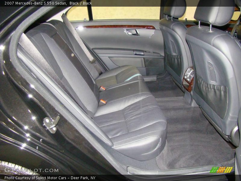 Black / Black 2007 Mercedes-Benz S 550 Sedan