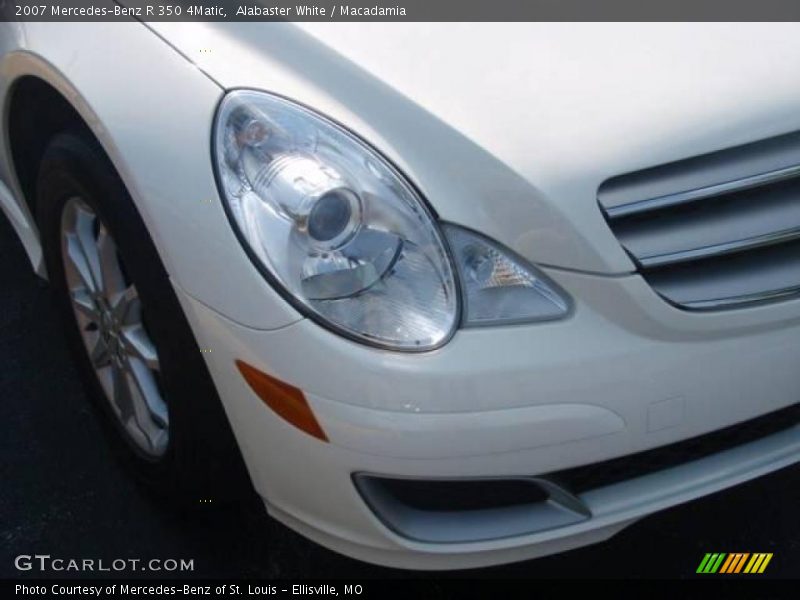 Alabaster White / Macadamia 2007 Mercedes-Benz R 350 4Matic