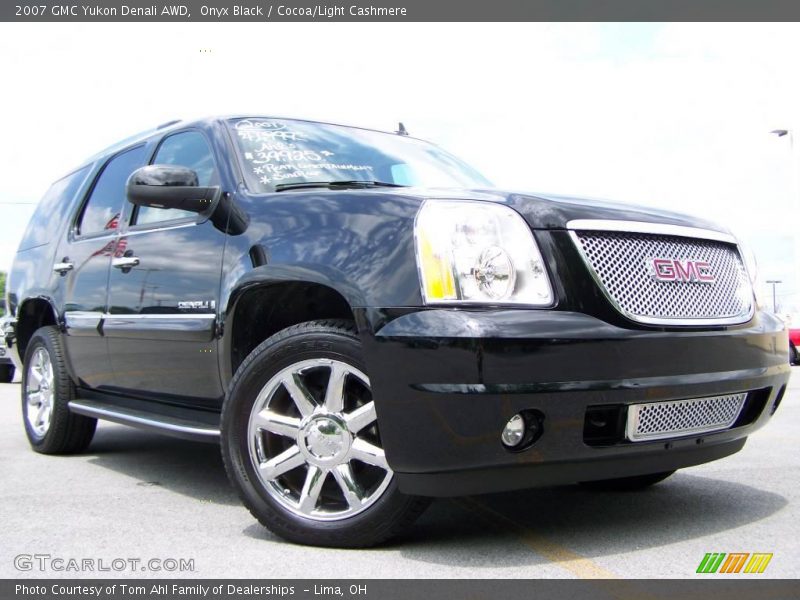 Onyx Black / Cocoa/Light Cashmere 2007 GMC Yukon Denali AWD