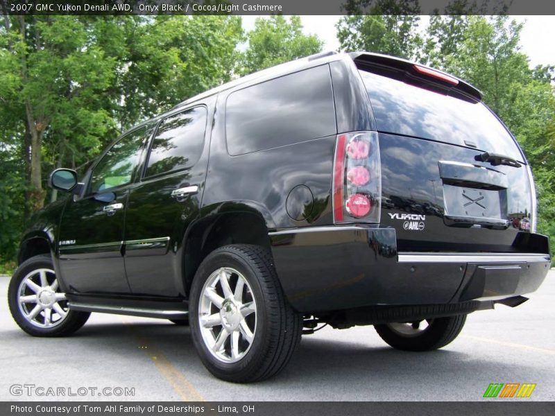 Onyx Black / Cocoa/Light Cashmere 2007 GMC Yukon Denali AWD