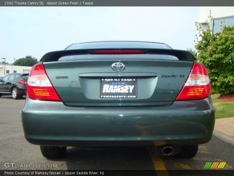 Aspen Green Pearl / Taupe 2002 Toyota Camry SE