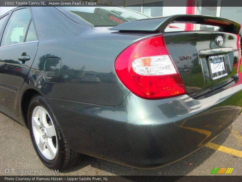 Aspen Green Pearl / Taupe 2002 Toyota Camry SE