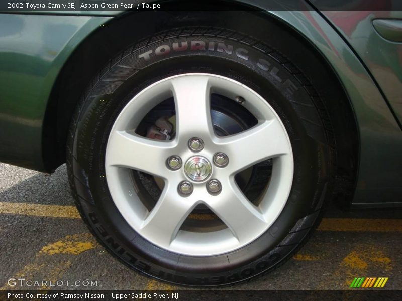 Aspen Green Pearl / Taupe 2002 Toyota Camry SE