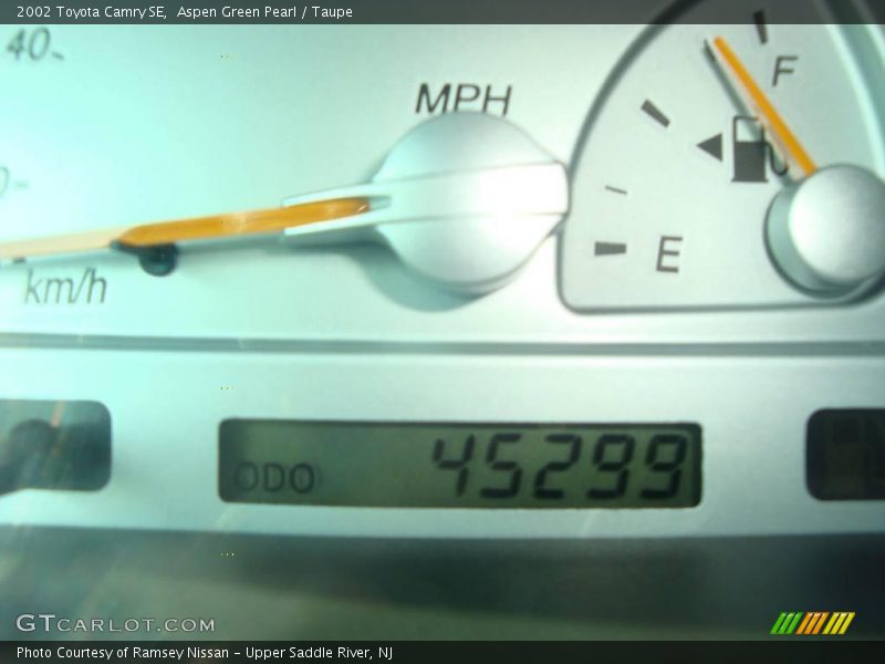 Aspen Green Pearl / Taupe 2002 Toyota Camry SE