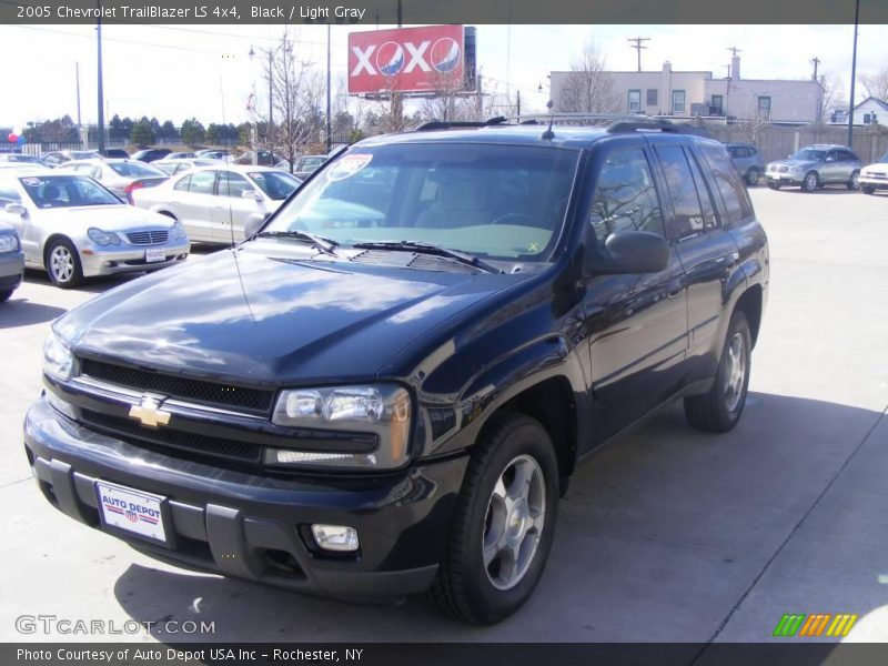 Black / Light Gray 2005 Chevrolet TrailBlazer LS 4x4
