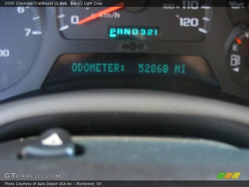 Black / Light Gray 2005 Chevrolet TrailBlazer LS 4x4