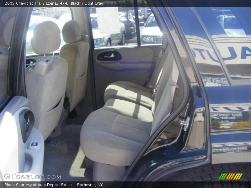 Black / Light Gray 2005 Chevrolet TrailBlazer LS 4x4