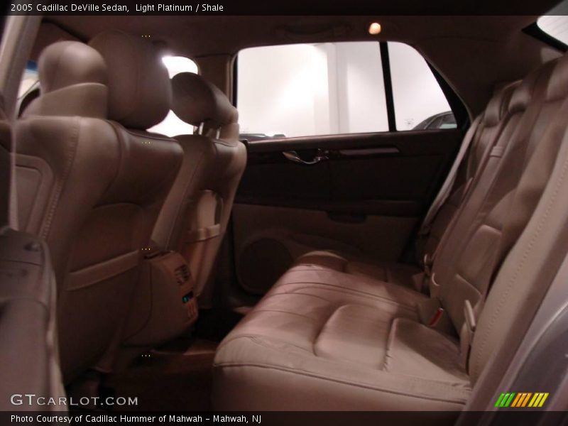 Light Platinum / Shale 2005 Cadillac DeVille Sedan