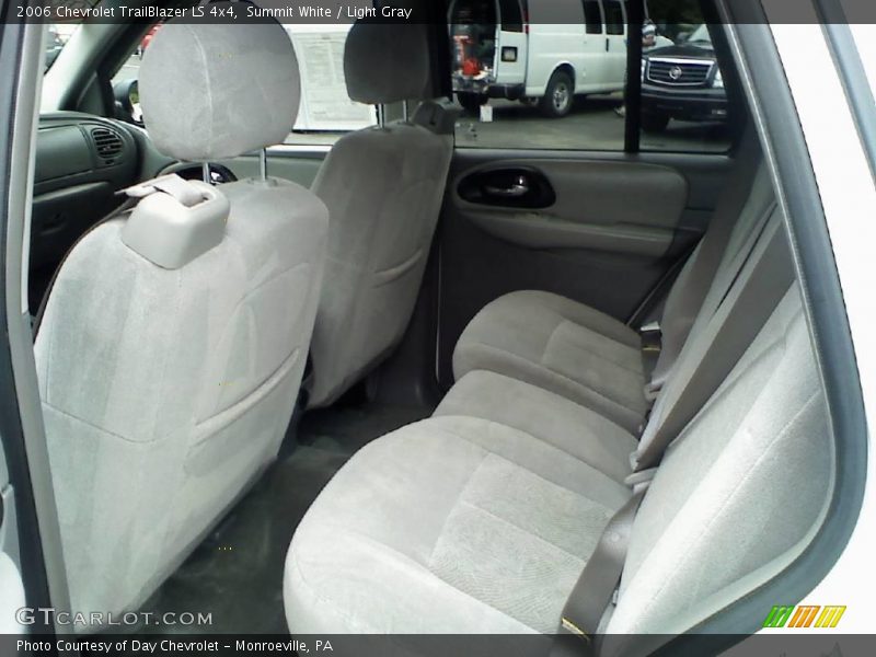 Summit White / Light Gray 2006 Chevrolet TrailBlazer LS 4x4