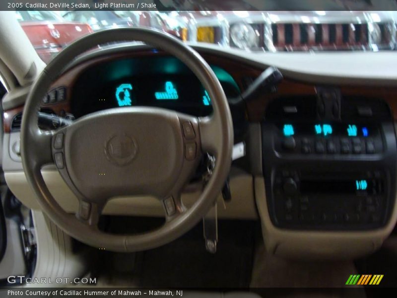 Light Platinum / Shale 2005 Cadillac DeVille Sedan