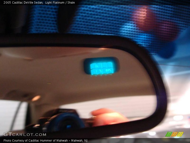 Light Platinum / Shale 2005 Cadillac DeVille Sedan