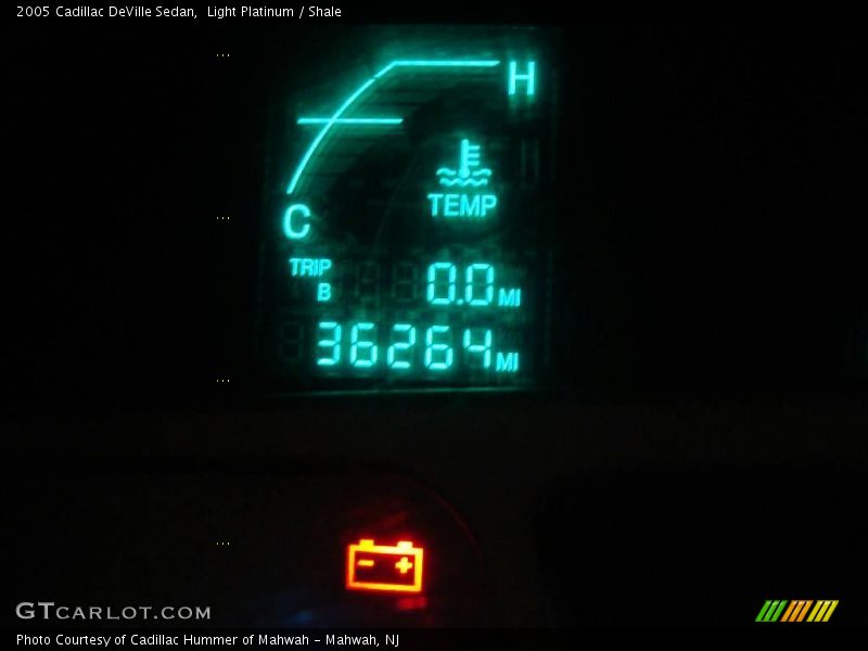 Light Platinum / Shale 2005 Cadillac DeVille Sedan
