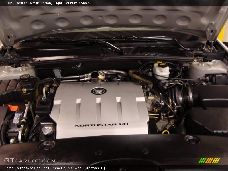 Light Platinum / Shale 2005 Cadillac DeVille Sedan