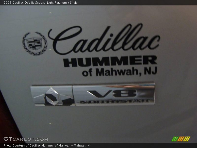 Light Platinum / Shale 2005 Cadillac DeVille Sedan