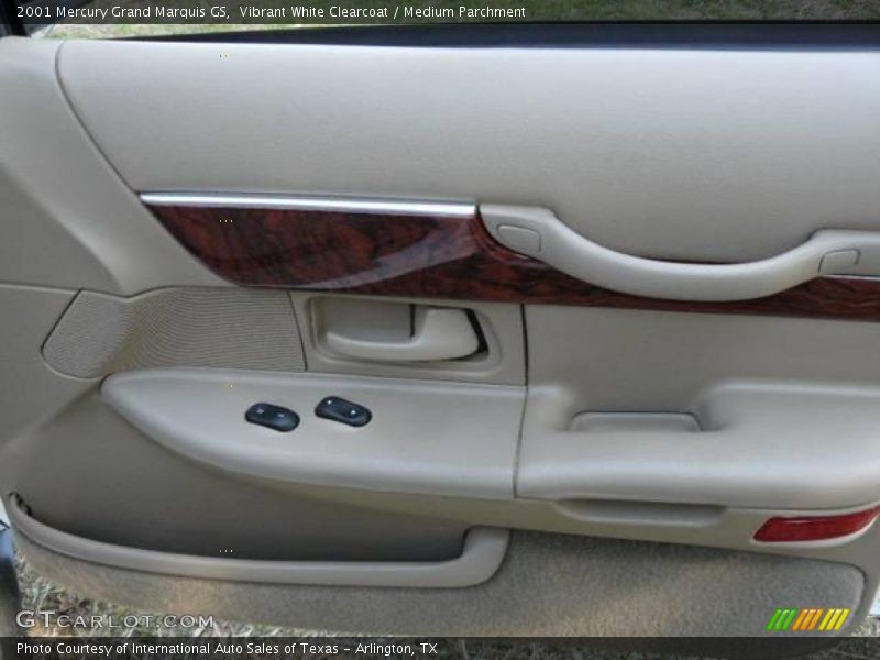 Vibrant White Clearcoat / Medium Parchment 2001 Mercury Grand Marquis GS