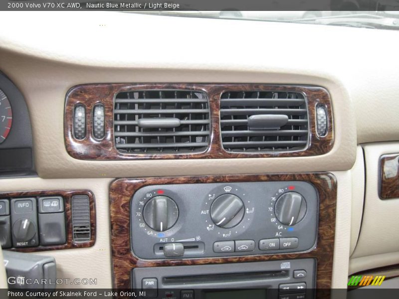 Nautic Blue Metallic / Light Beige 2000 Volvo V70 XC AWD