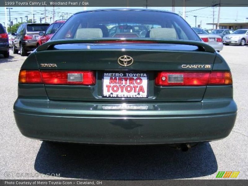 Woodland Pearl / Oak 1999 Toyota Camry LE