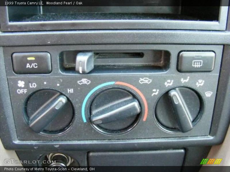 Woodland Pearl / Oak 1999 Toyota Camry LE
