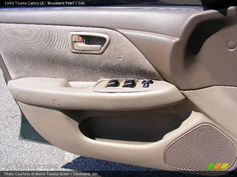 Woodland Pearl / Oak 1999 Toyota Camry LE