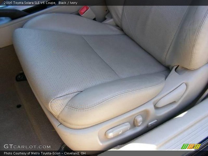 Black / Ivory 2006 Toyota Solara SLE V6 Coupe