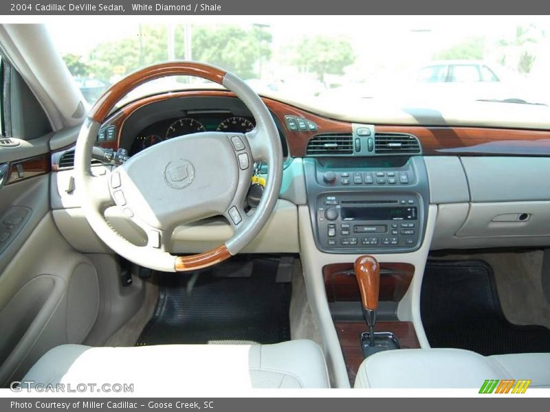 White Diamond / Shale 2004 Cadillac DeVille Sedan