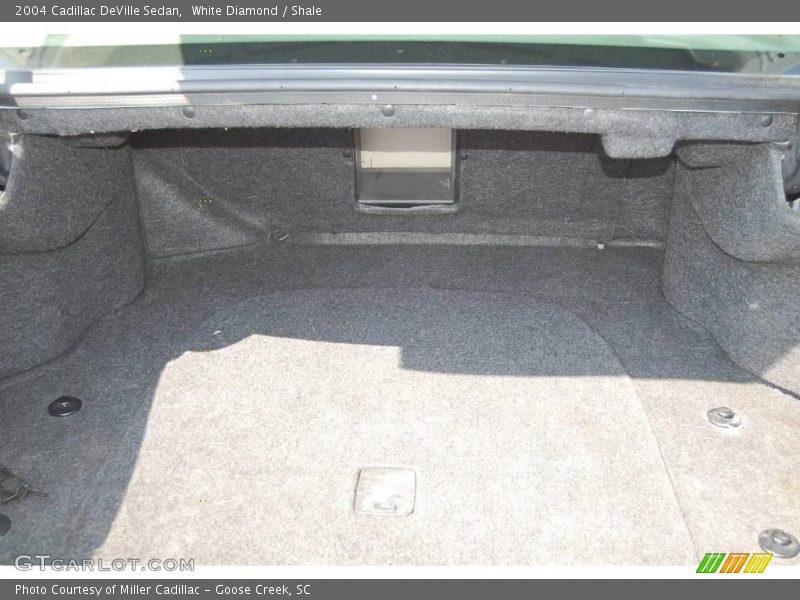 White Diamond / Shale 2004 Cadillac DeVille Sedan