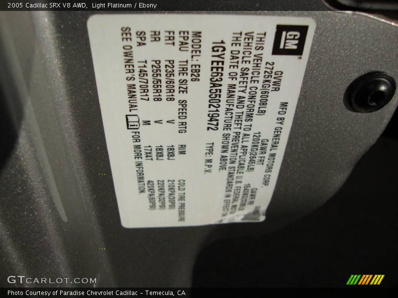 Light Platinum / Ebony 2005 Cadillac SRX V8 AWD