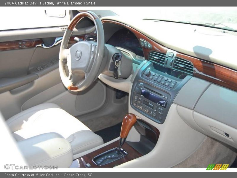 White Diamond / Shale 2004 Cadillac DeVille Sedan