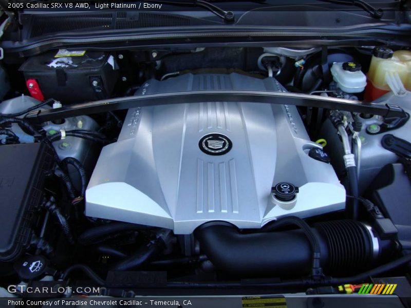 Light Platinum / Ebony 2005 Cadillac SRX V8 AWD