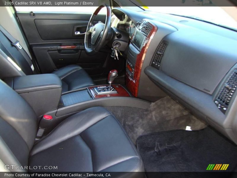 Light Platinum / Ebony 2005 Cadillac SRX V8 AWD