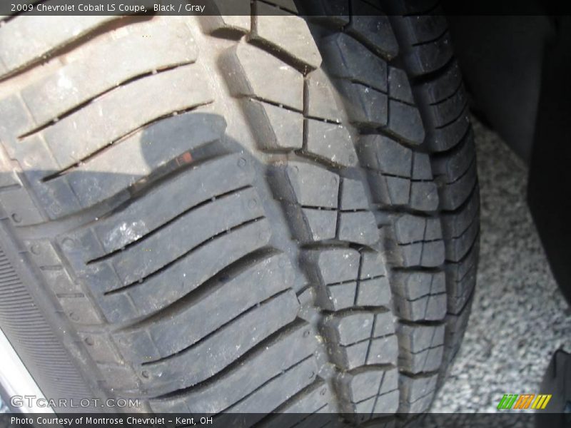 Black / Gray 2009 Chevrolet Cobalt LS Coupe