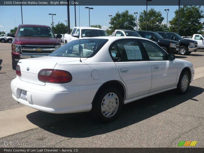 Bright White / Gray 2000 Chevrolet Malibu Sedan