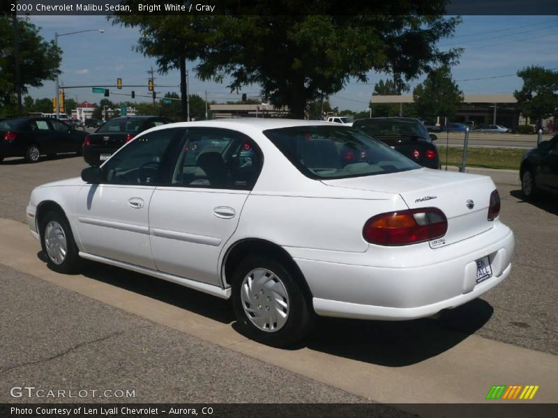 Bright White / Gray 2000 Chevrolet Malibu Sedan