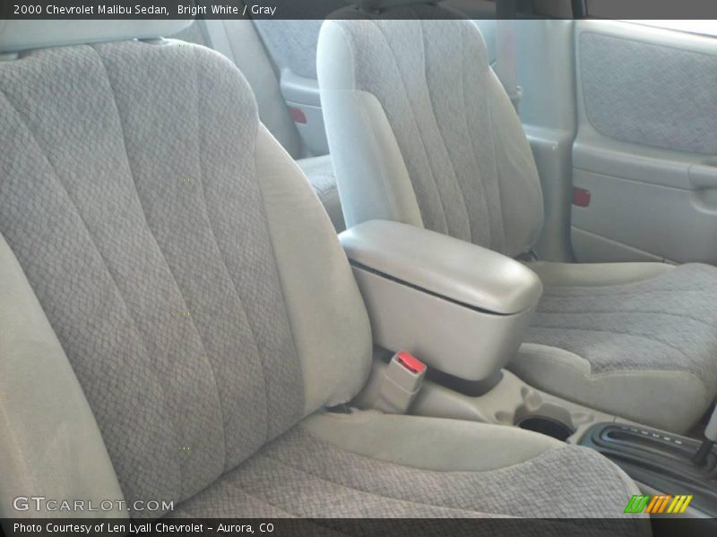 Bright White / Gray 2000 Chevrolet Malibu Sedan