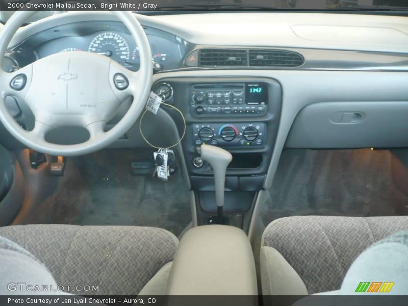 Bright White / Gray 2000 Chevrolet Malibu Sedan